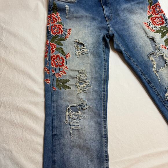Yonder’s Embroidered Jeans Distressed Size 29 Skinny Floral Whimsygoth **READ**‎ - Picture 4 of 16